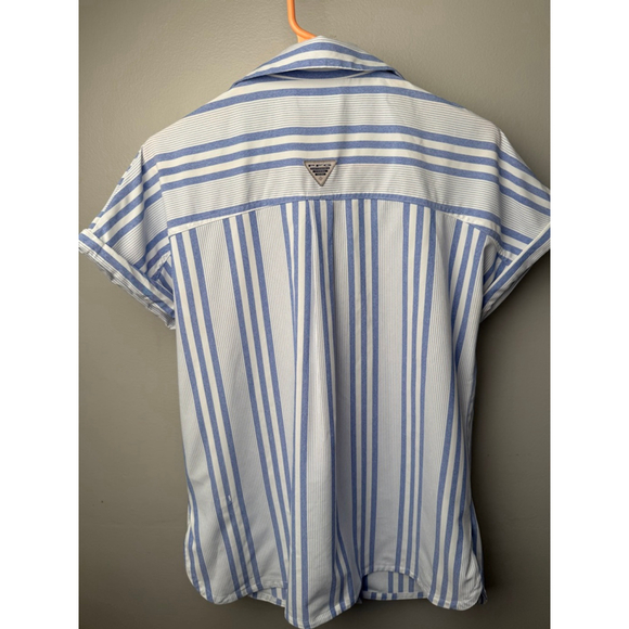 Women's Columbia PFG M White Blue Striped Short Sleeve Button Down Shirt - Picture 2 of 9